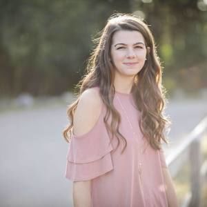 Meet your Posher, Olivia